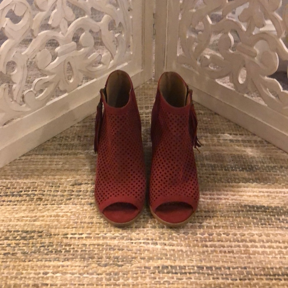 Qupid booties perforated faux leather open toe
